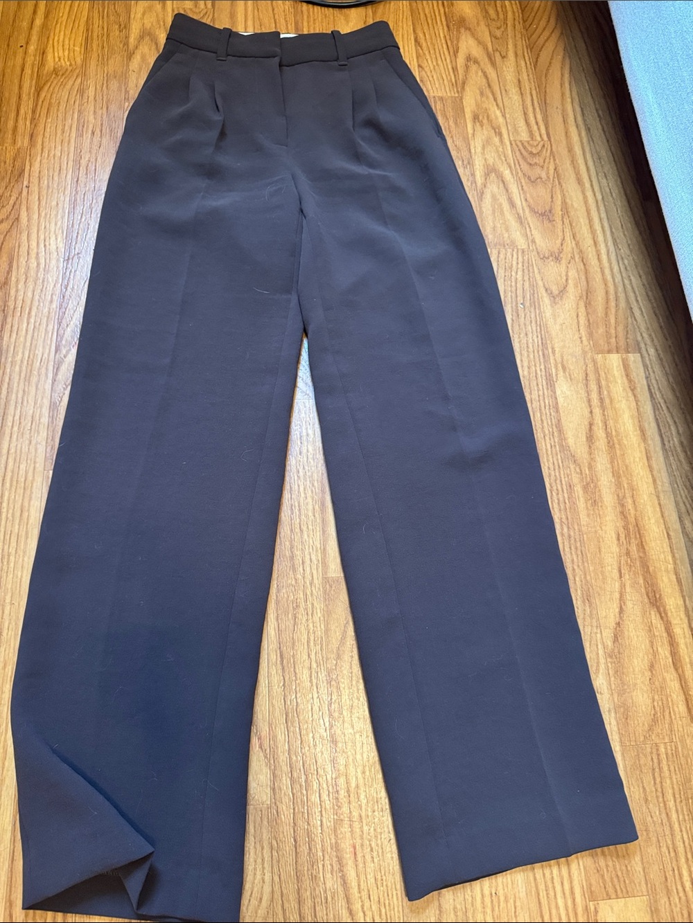 Aritzia Effortless - Crepete